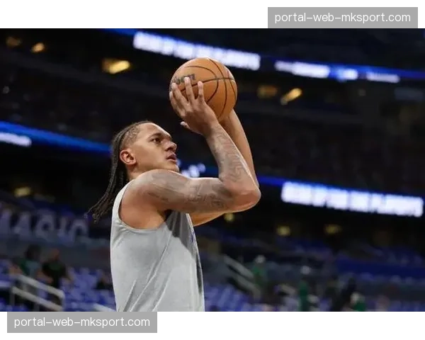 从新秀到核心：班凯罗在魔术队进攻体系中承担的侧翼策应角色演变