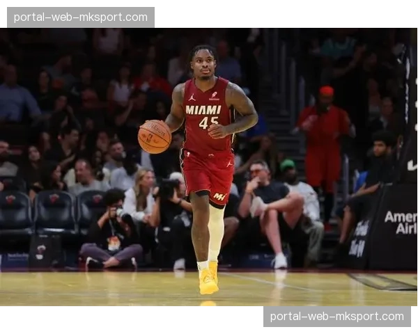 特写：比赛最后两分钟，米切尔连续四次冲击篮下完成制胜突破